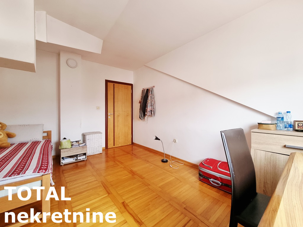 Petosoban stan na prodaju, Nova Detelinara, Novi Sad, 120m², 3. sprat, 200.000 €