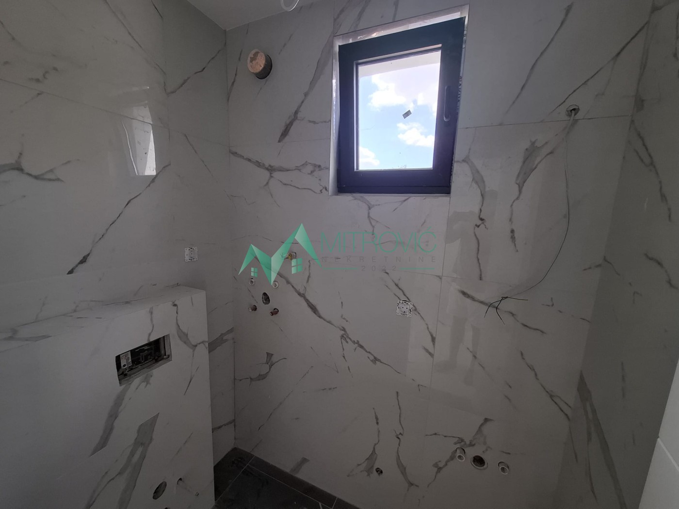 stanovi-9-5-re-zrenjanin-1004557-bim9n Trosoban stan na prodaju, Zrenjanin, 330m², 566.500 €