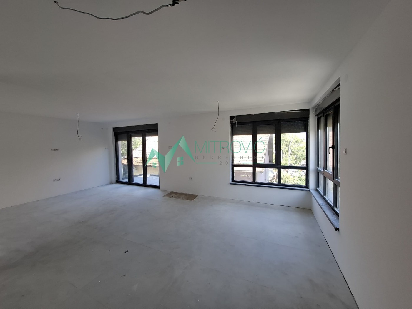stanovi-9-5-re-zrenjanin-1004557-mcuce Trosoban stan na prodaju, Zrenjanin, 330m², 566.500 €