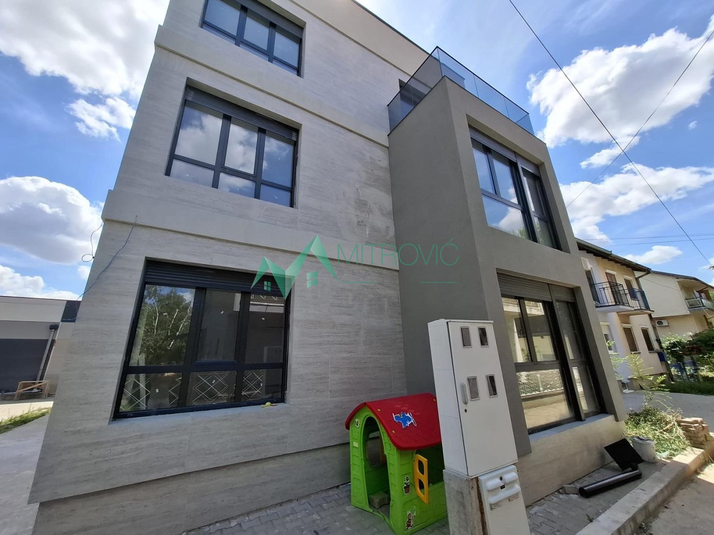 Stan Prodaja Zrenjanin Stan Prodaja Zrenjanin 330 m2