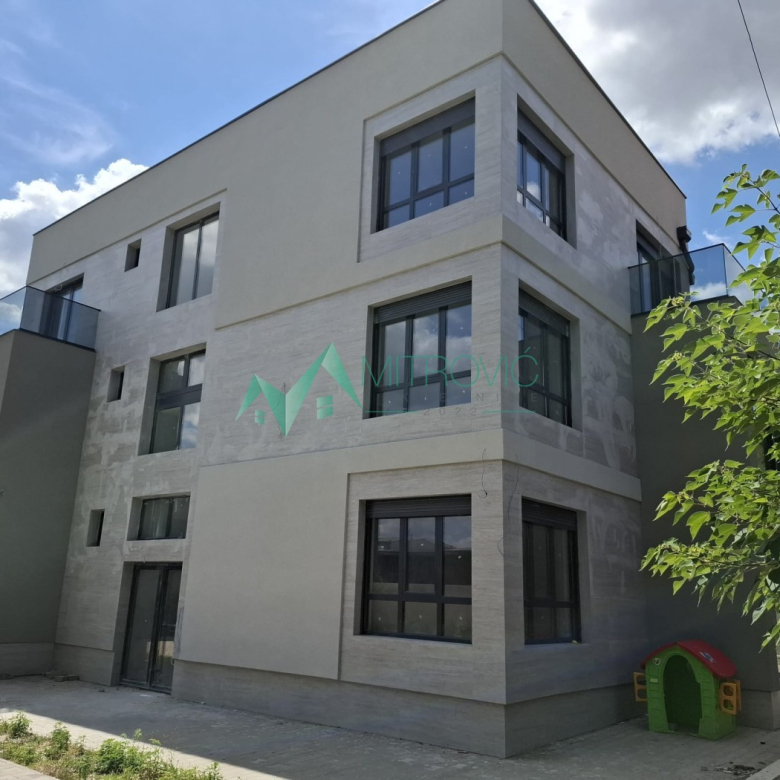 Stan Prodaja Zrenjanin  330 m2