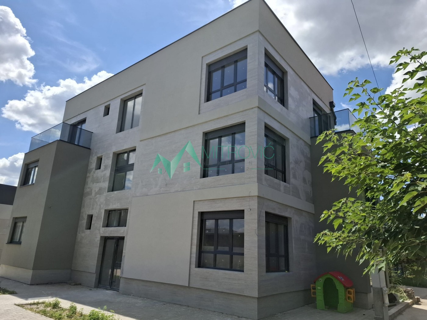 Stan Prodaja Zrenjanin Stan Prodaja Zrenjanin 330 m2