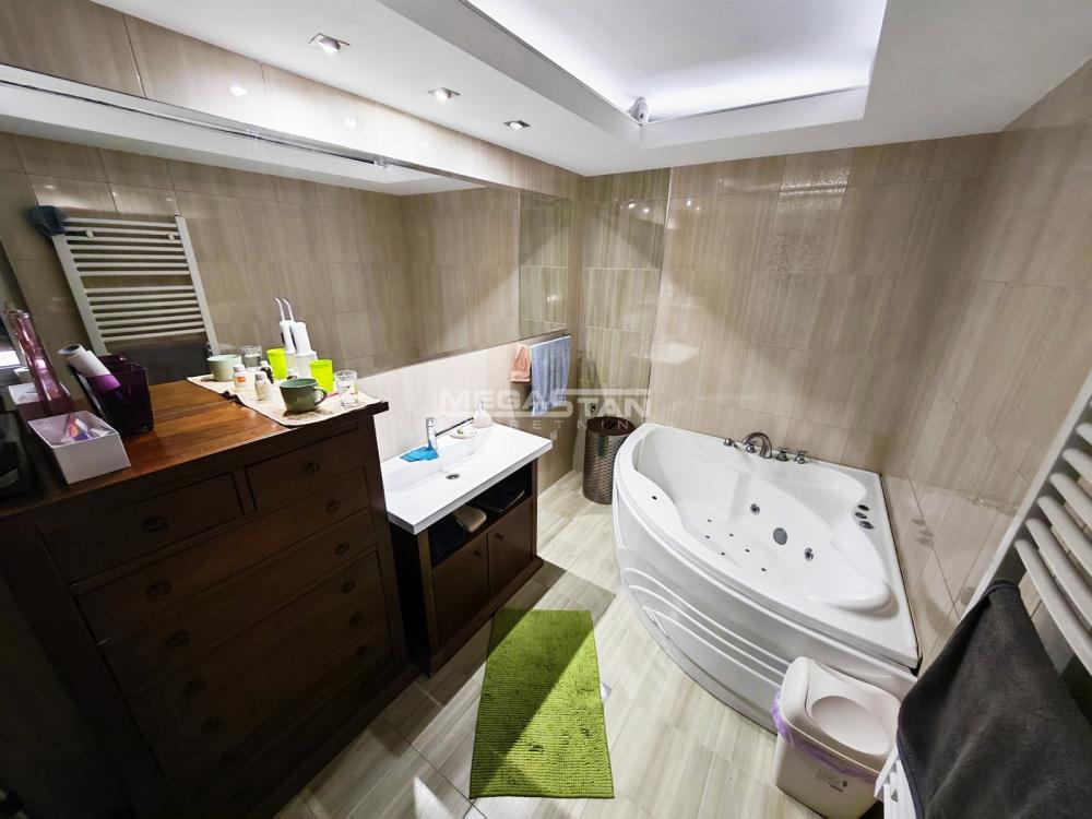 Kuća na prodaju, Margita, Pančevo, 240m², 320.000 €