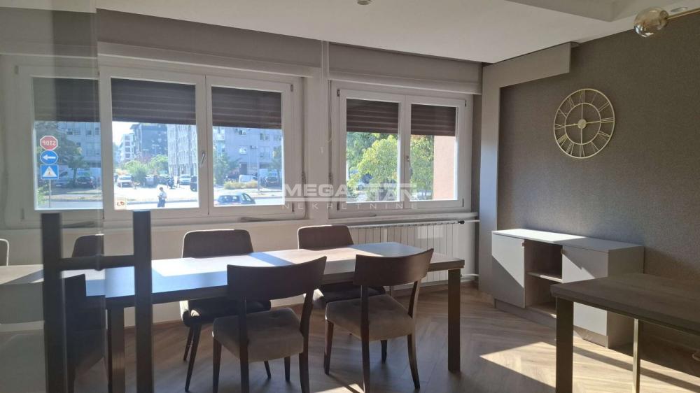 Lokal Izdavanje Beograd Blok 33 - Geneks 61 m2
