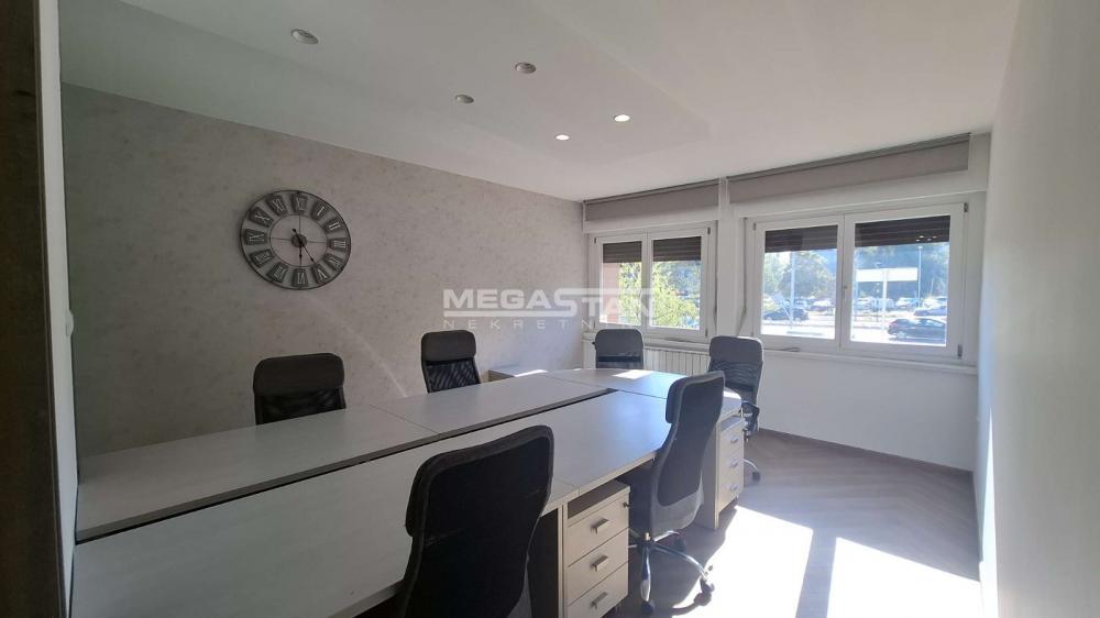 Lokal Izdavanje Beograd Blok 33 - Geneks 61 m2