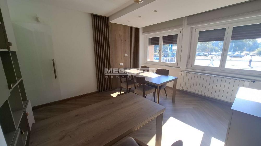 Lokal Izdavanje Beograd Blok 33 - Geneks 61 m2