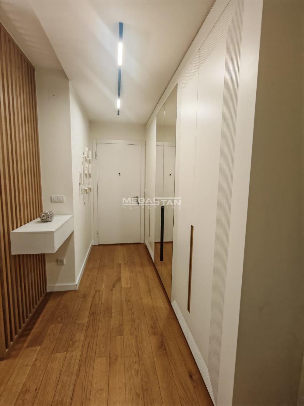 Trosoban stan na prodaju, Centar, Beograd, 82m², 311.000 €