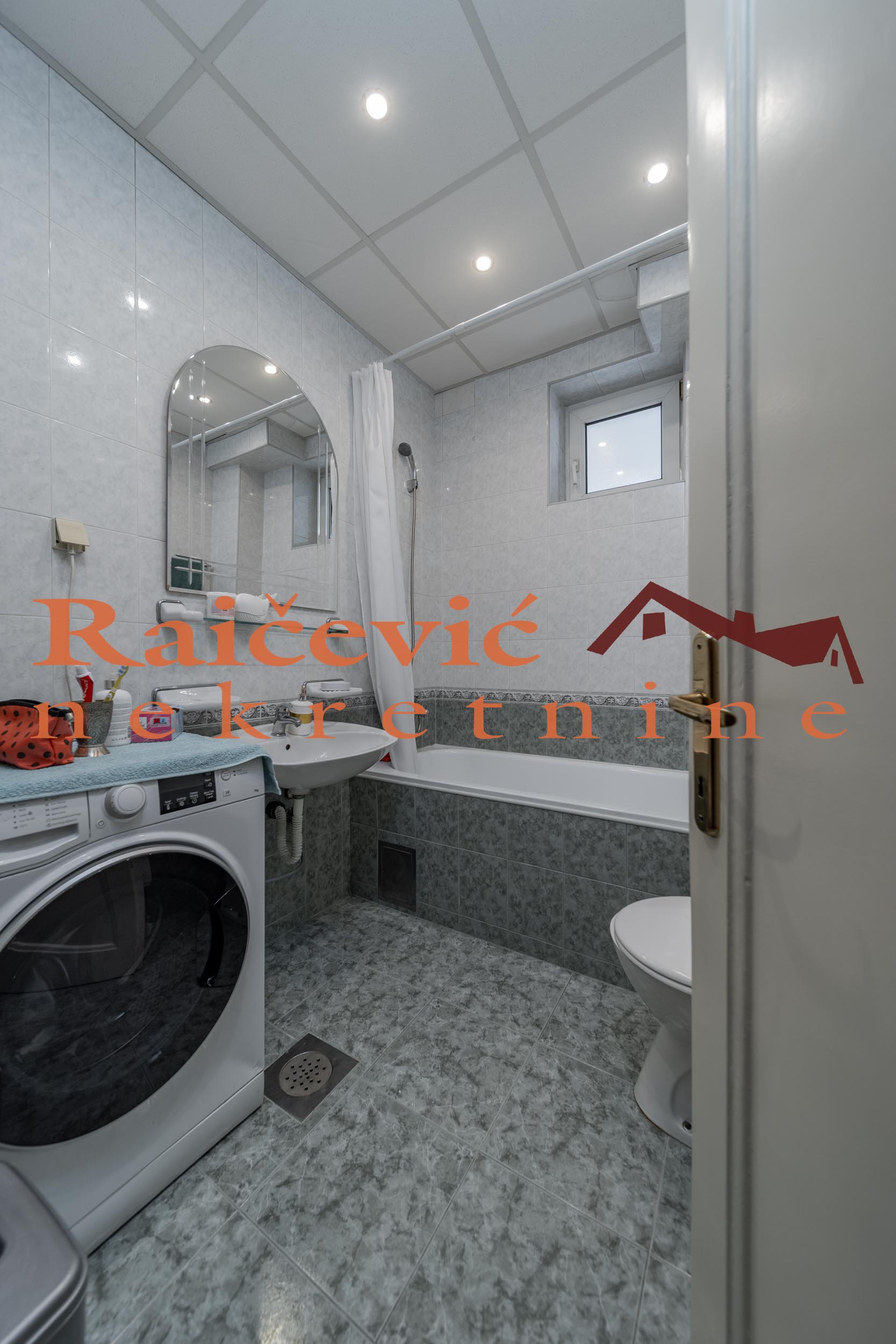 131895 Petosoban stan za izdavanje, Crveni Krst, Beograd, 108m², 2.000 €/mes