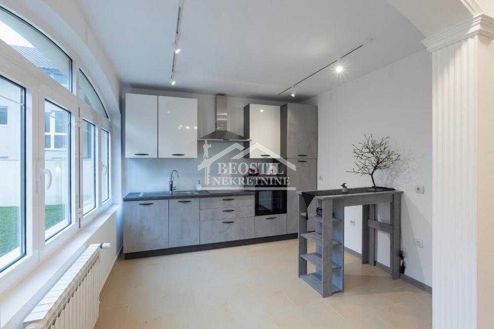 Kuća za izdavanje, Jajinci, Beograd, 417m², 3.000 €/mes