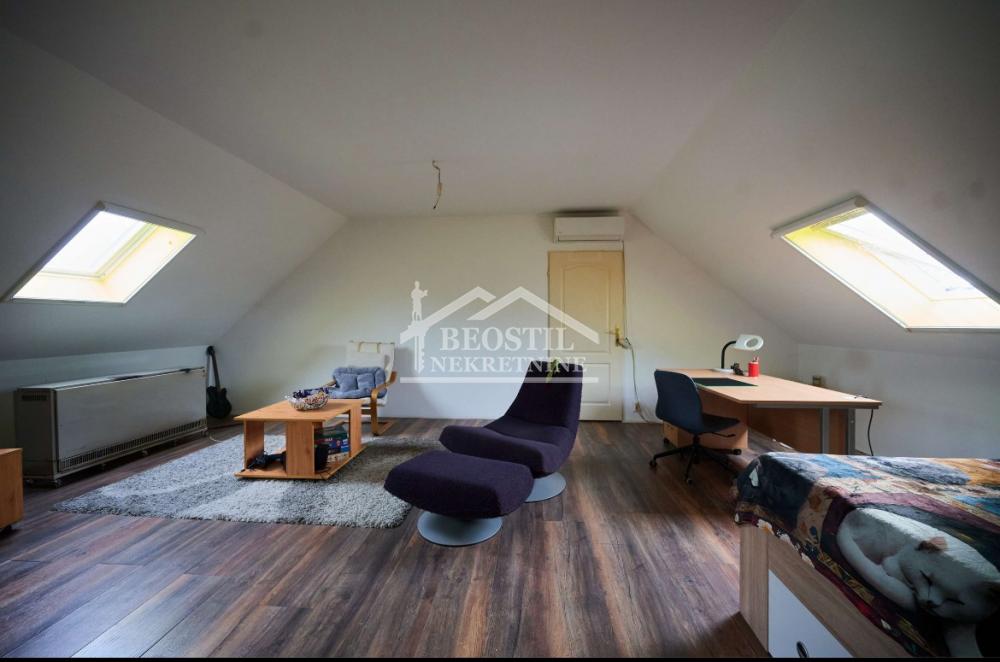 Kuća na prodaju, Centar, Kikinda, 304m², 295.000 €
