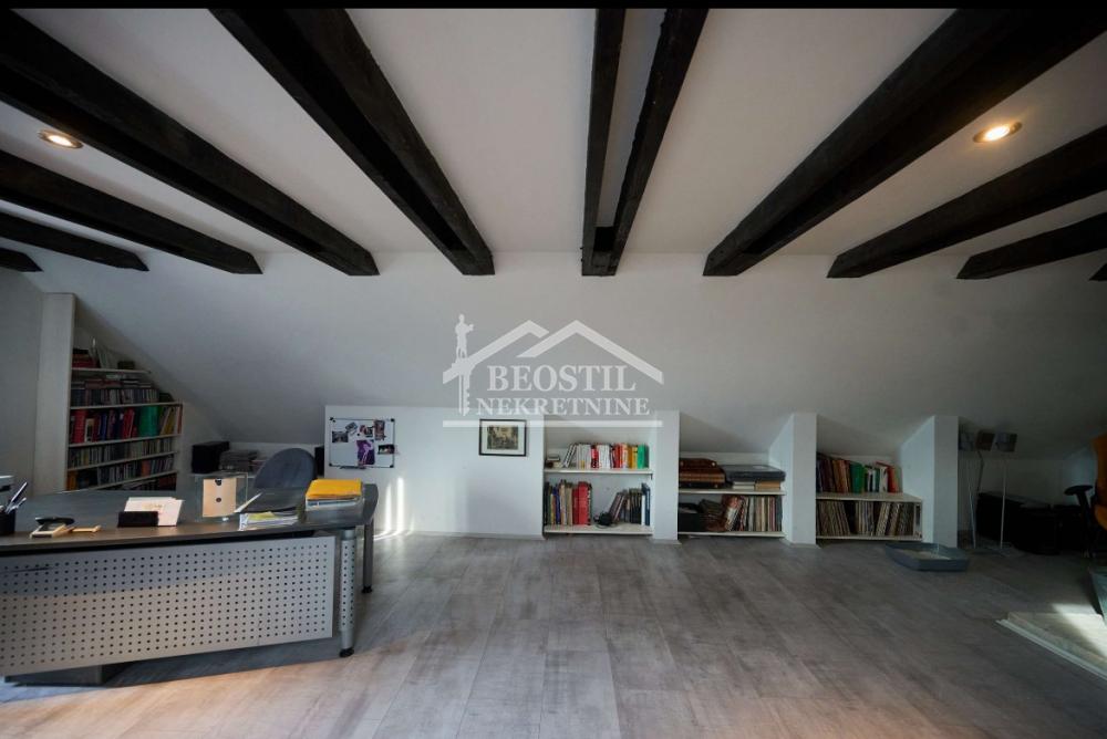 Kuća na prodaju, Centar, Kikinda, 304m², 295.000 €