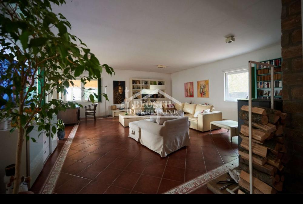 Kuća na prodaju, Centar, Kikinda, 304m², 295.000 €