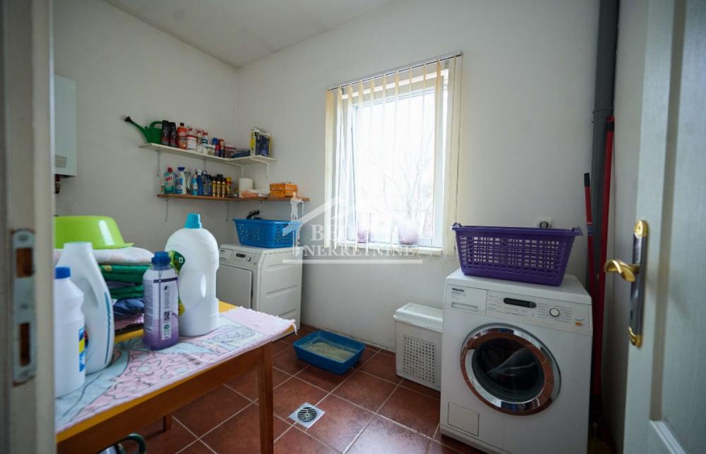 Kuća na prodaju, Centar, Kikinda, 304m², 295.000 €