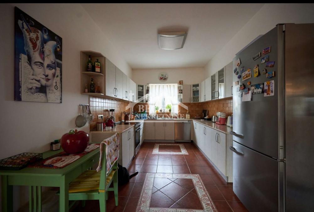 Kuća Prodaja Kikinda  304 m2