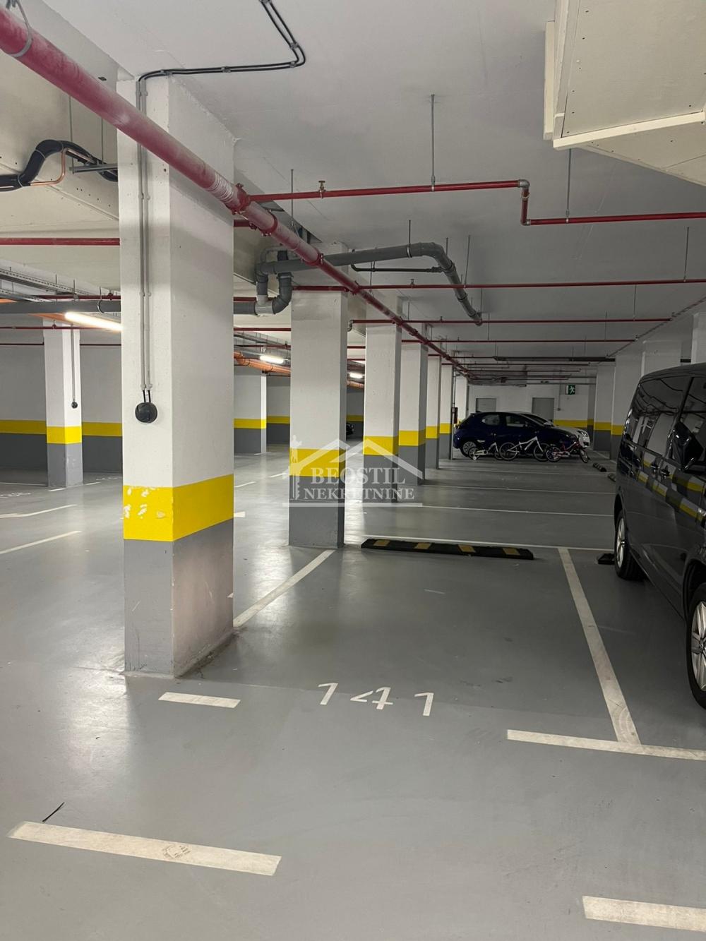 Garaža Prodaja Beograd Tošin Bunar 14.4 m2