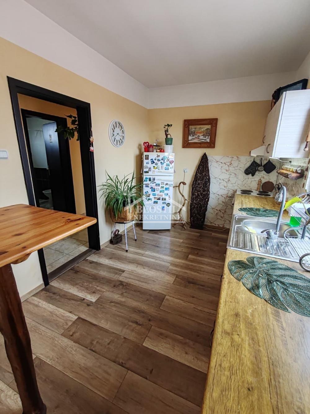 132025008_12_20260424085716 Kuća na prodaju, Centar, Ruma, 221m², 245.000 €