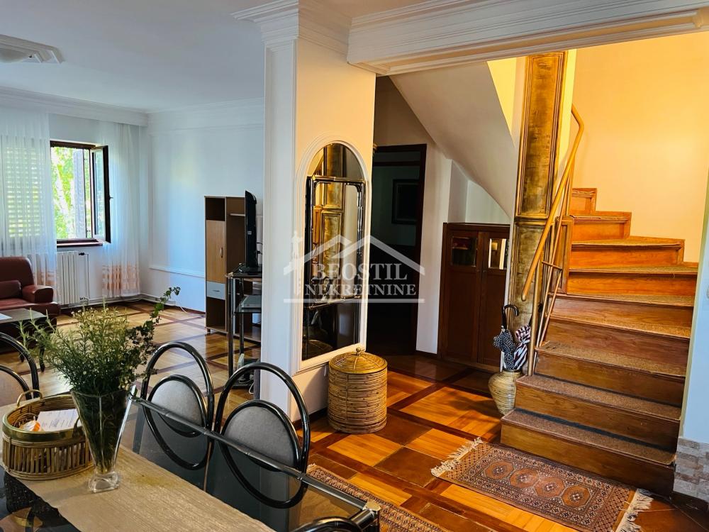 Stan Prodaja Beograd Košutnjak 150 m2