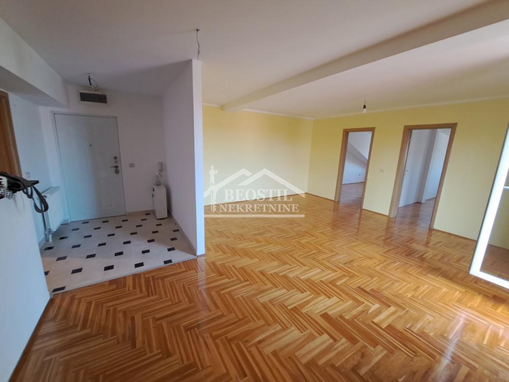 Trosoban stan na prodaju, Kaluđerica, Beograd, 72m², 117.000 €