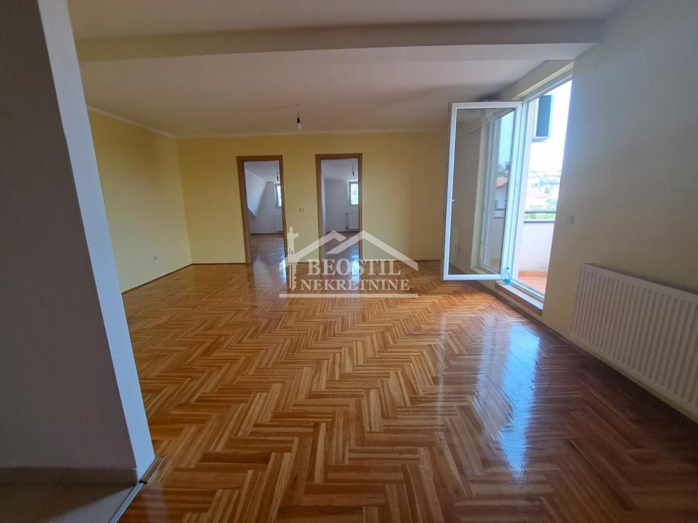 Trosoban stan na prodaju, Kaluđerica, Beograd, 72m², 117.000 €