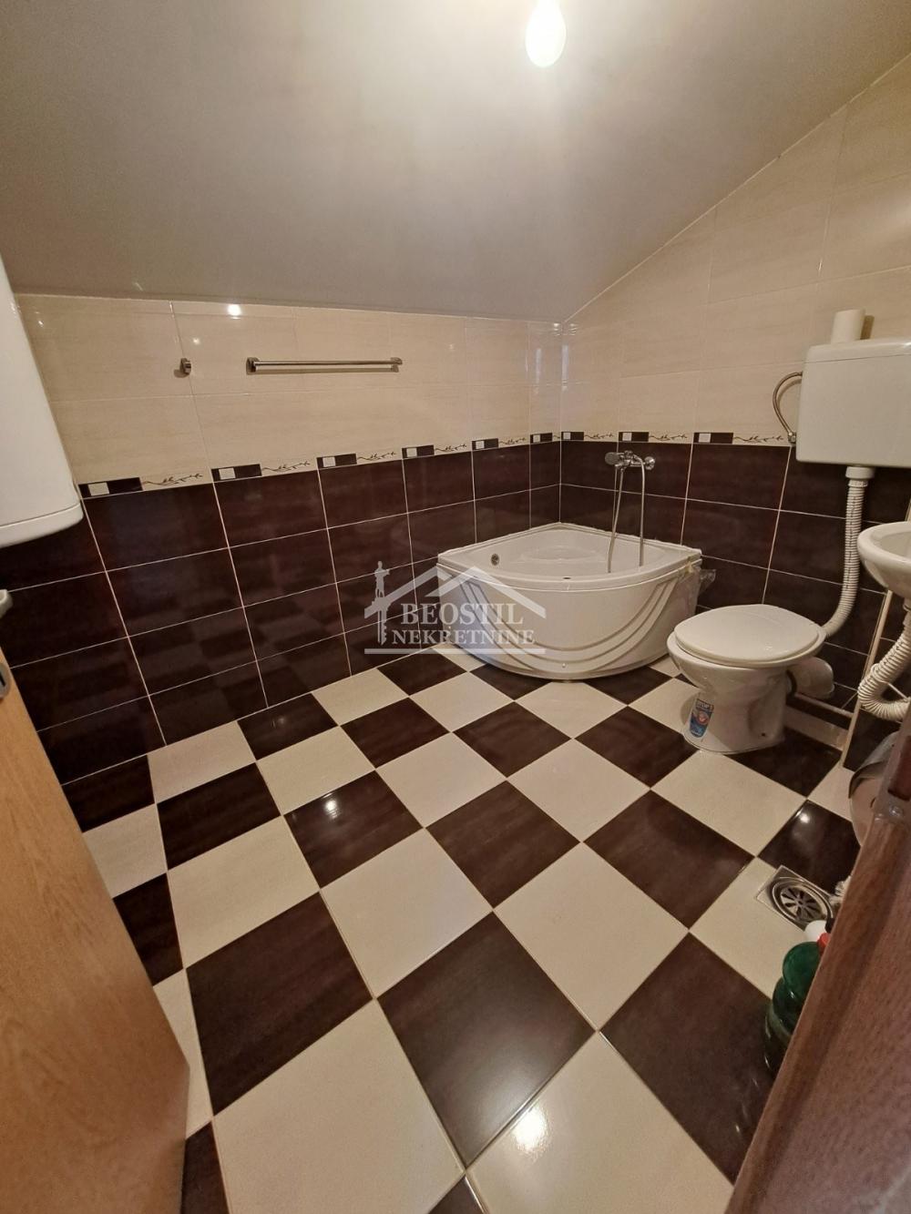 Trosoban stan na prodaju, Kaluđerica, Beograd, 72m², 117.000 €