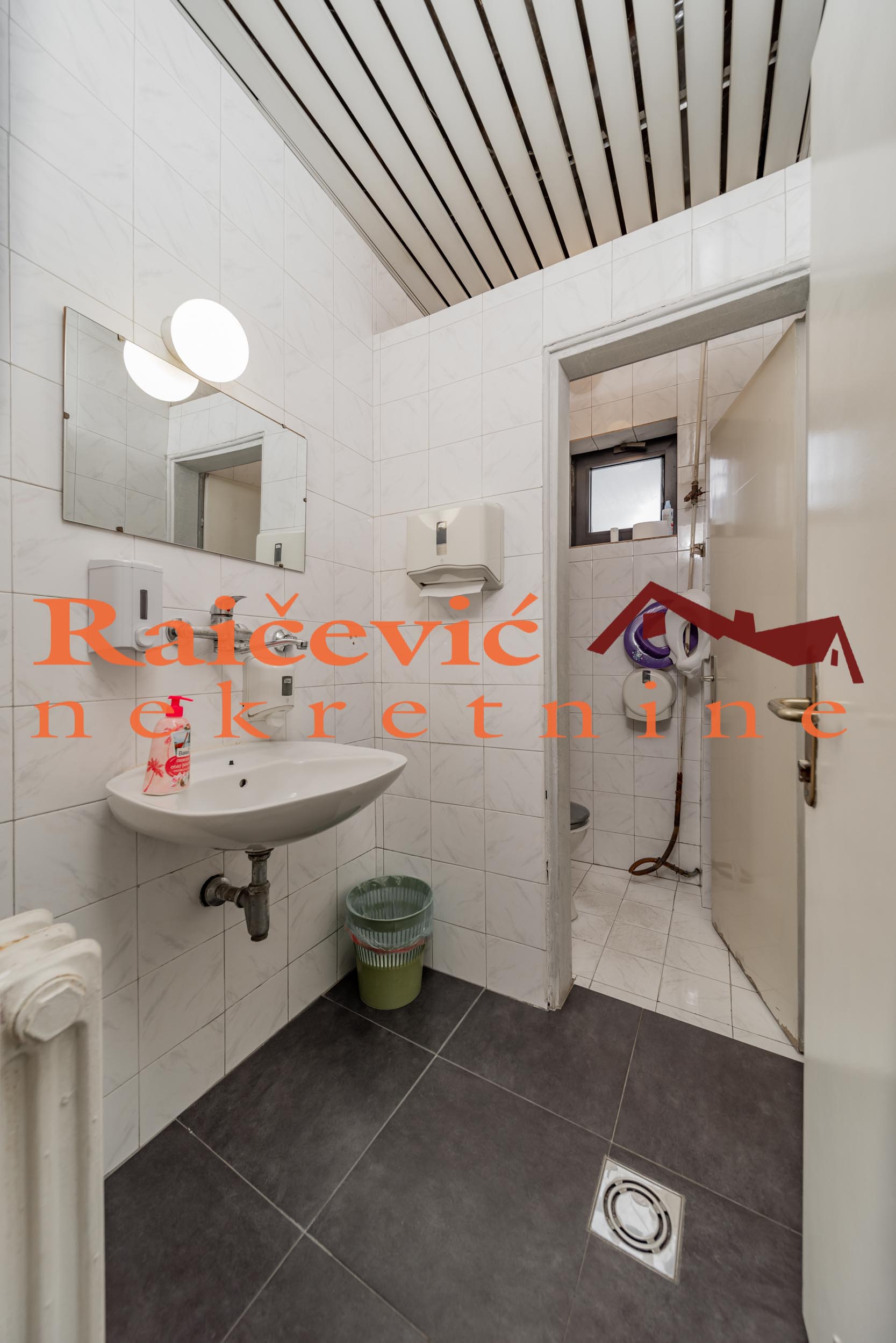 138186 Lokal na prodaju, Banovo Brdo, Beograd, 273m², 4. sprat, 464.000 €