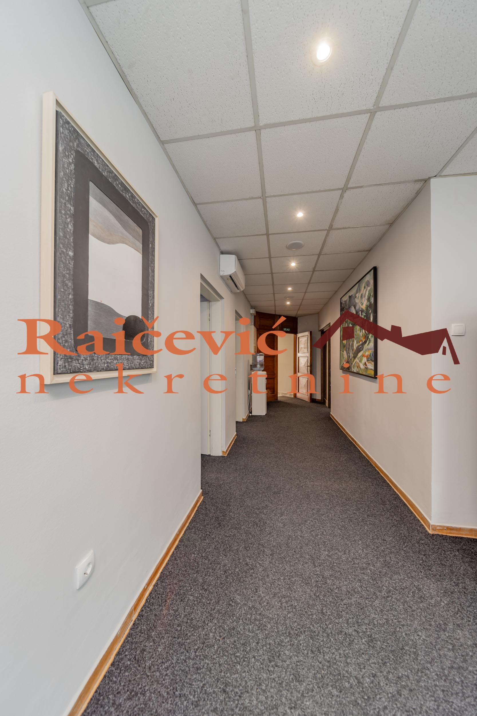 138664 Lokal na prodaju, Banovo Brdo, Beograd, 315m², 3. sprat, 630.000 €