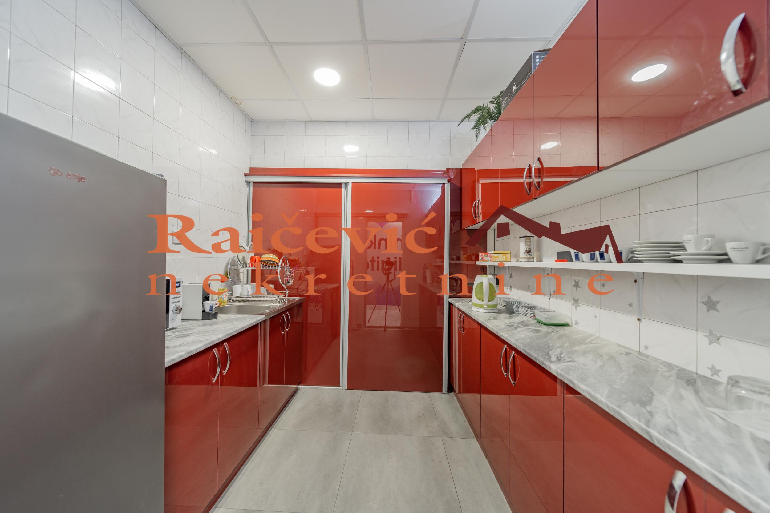 138671 Lokal na prodaju, Banovo Brdo, Beograd, 315m², 3. sprat, 630.000 €