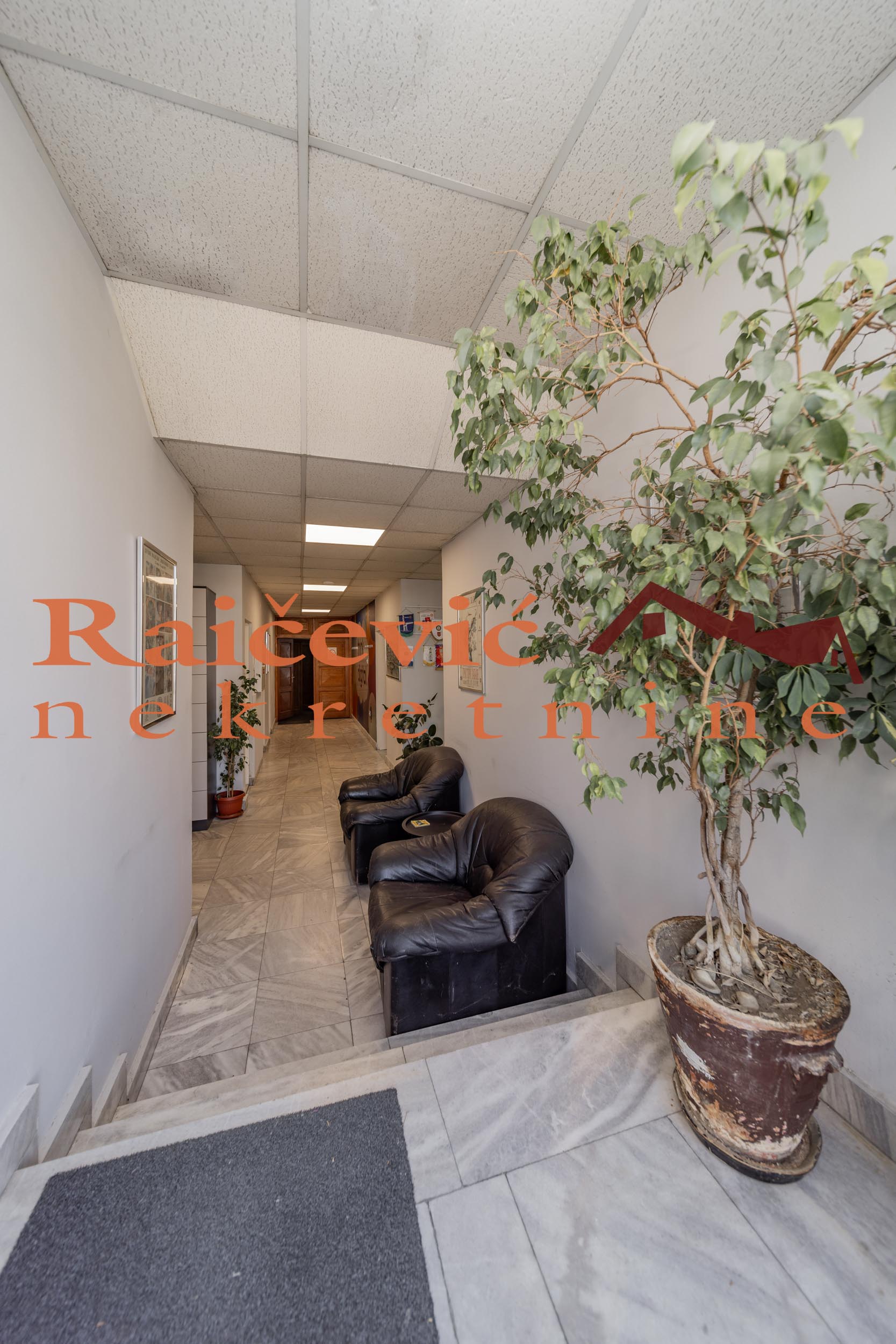 138673 Lokal na prodaju, Banovo Brdo, Beograd, 315m², 3. sprat, 630.000 €