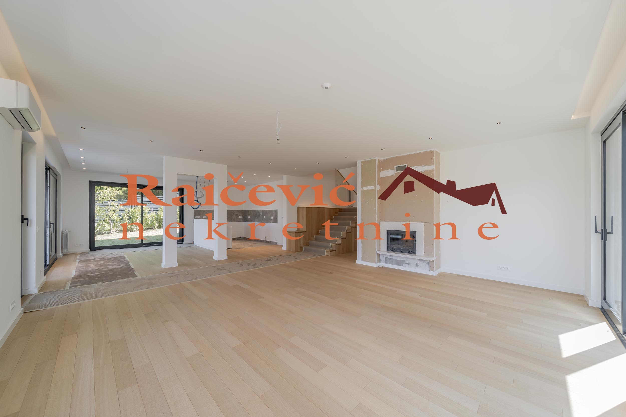 Kuća na prodaju, Trebež, Beograd, 393m², 450.000 €