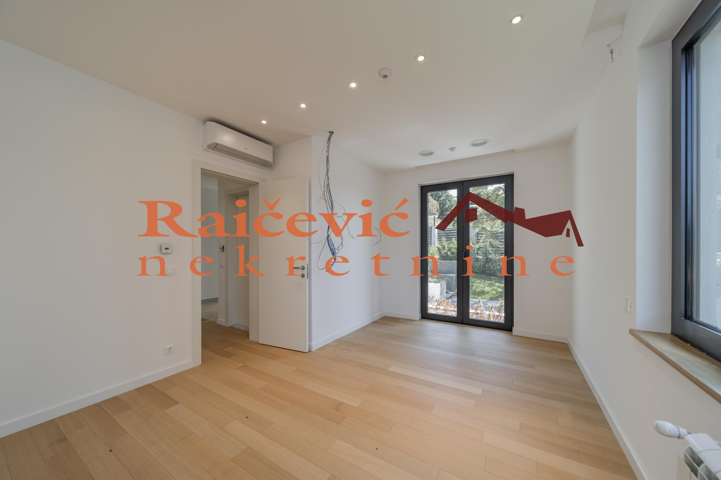Kuća na prodaju, Trebež, Beograd, 393m², 450.000 €