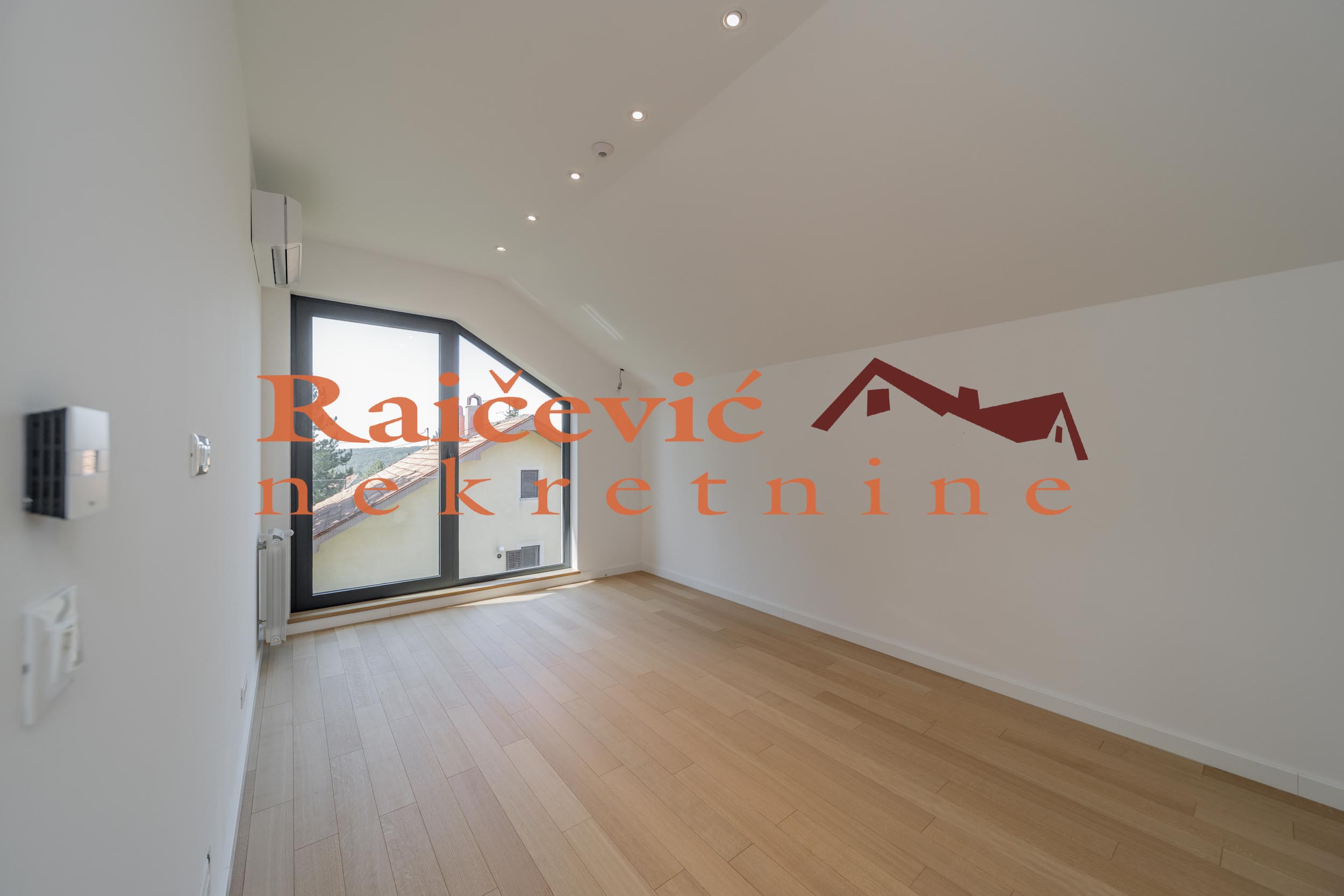 Kuća na prodaju, Trebež, Beograd, 393m², 450.000 €