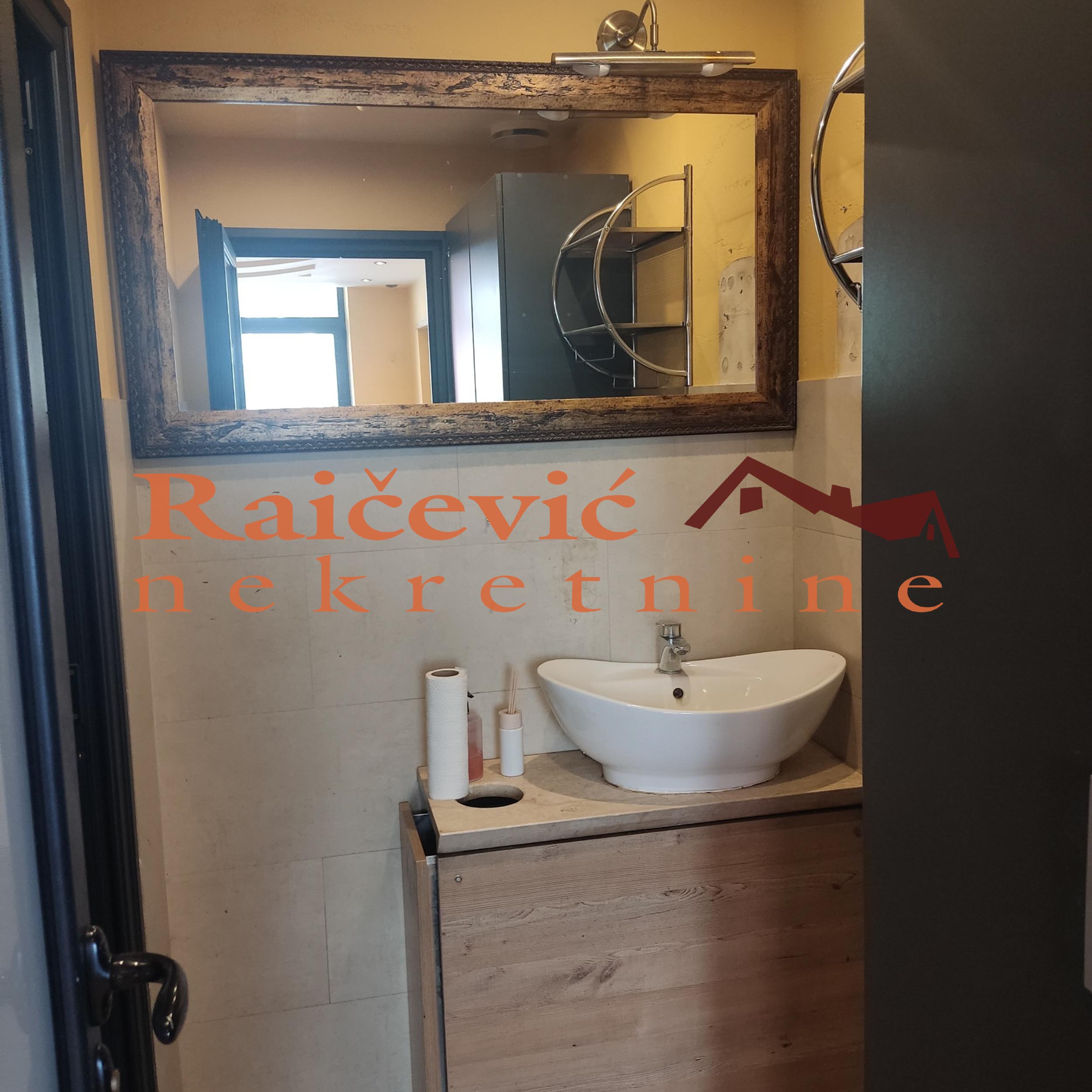 141294 Lokal na prodaju, Detelinara, 142m², 349.000 €
