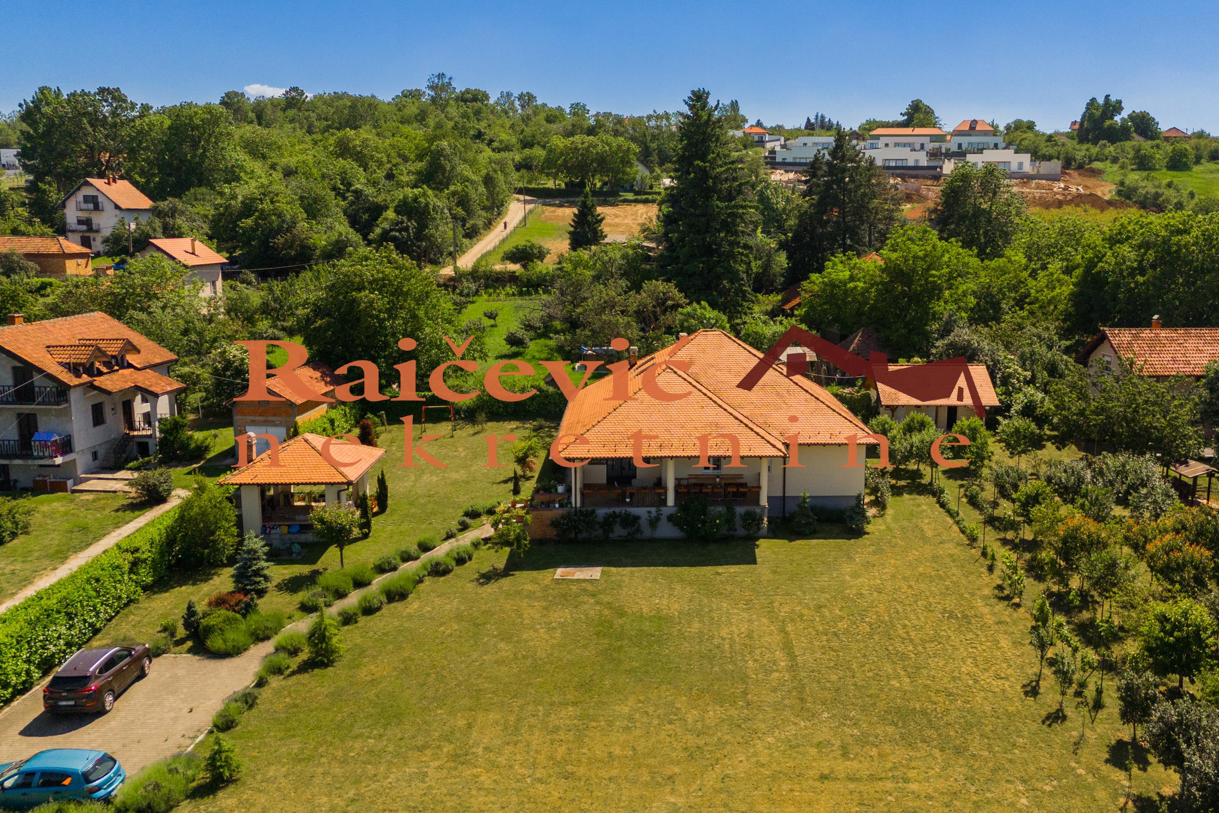 Kuća Prodaja Beograd  257 m2