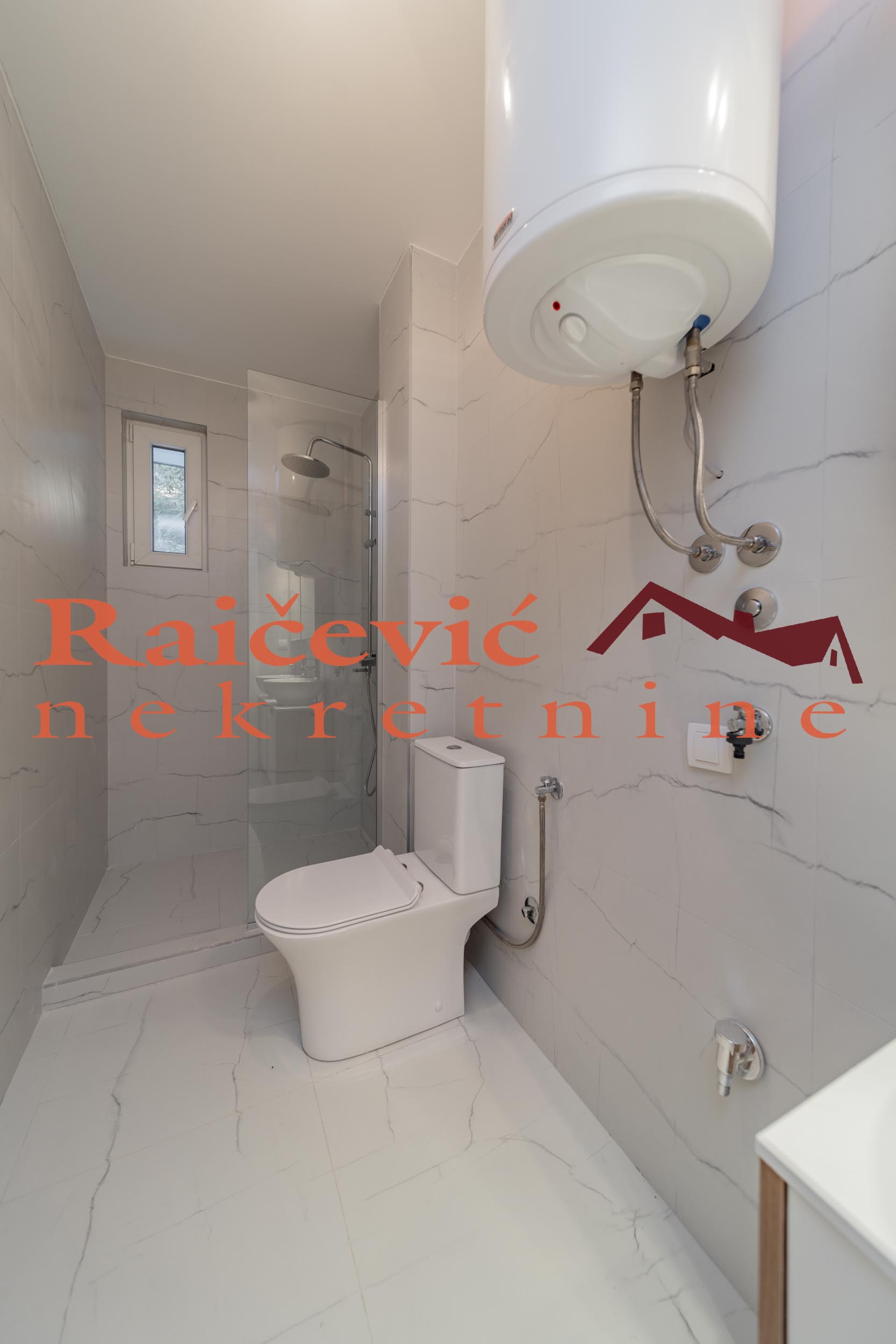 Trosoban stan na prodaju, Kaluđerica, Beograd, 95m², 169.250 €