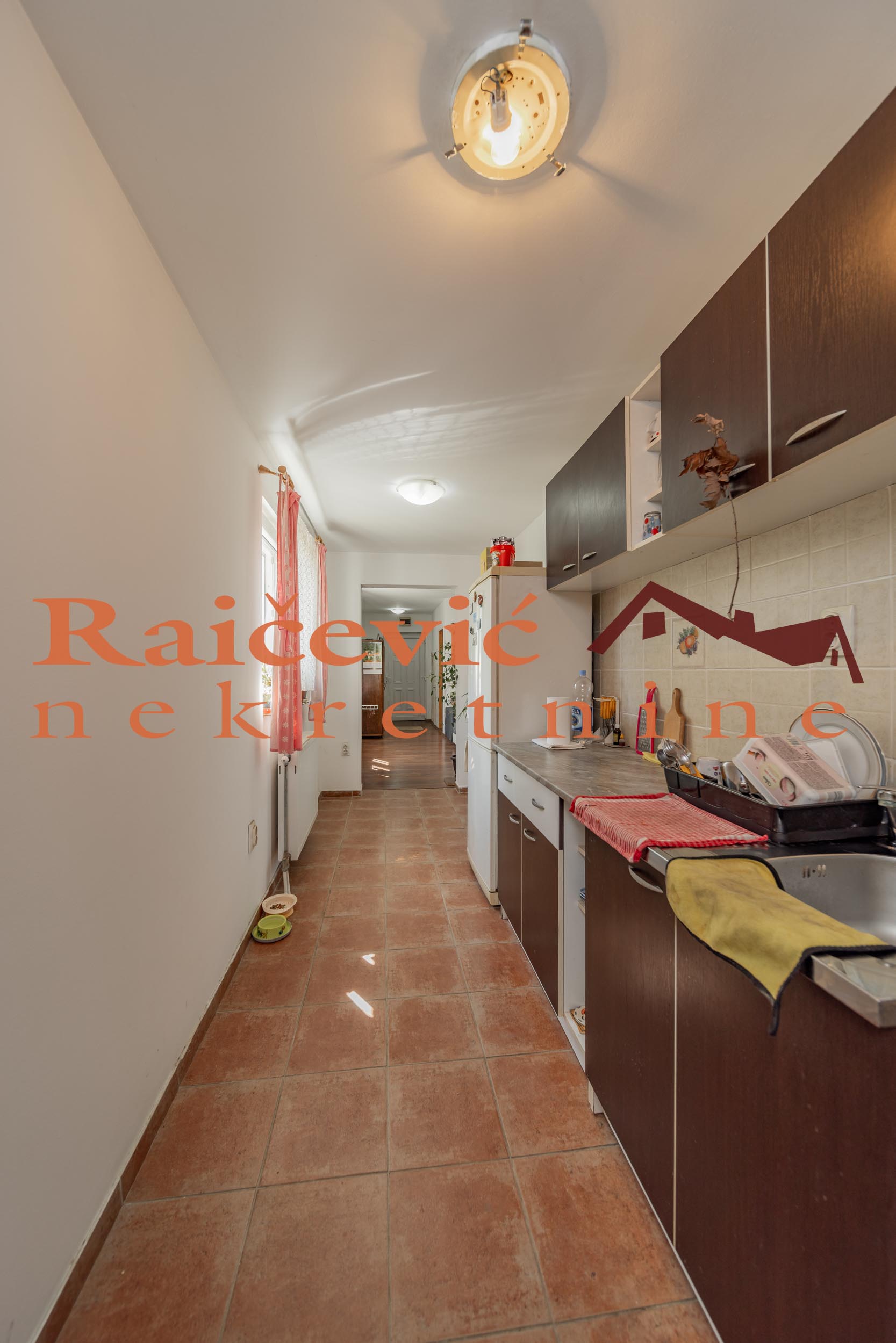 Kuća na prodaju, Resnik, Beograd, 260m², 191.000 €