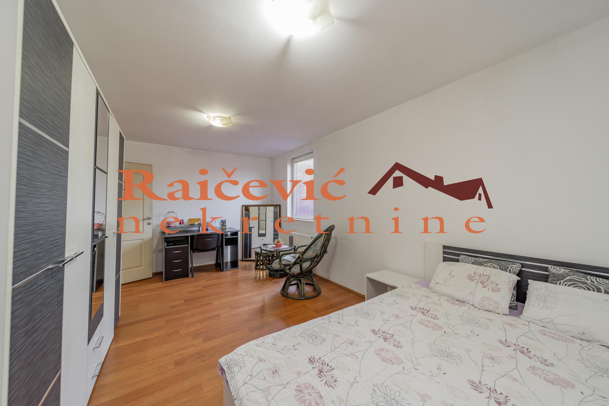 Kuća na prodaju, Resnik, Beograd, 260m², 191.000 €