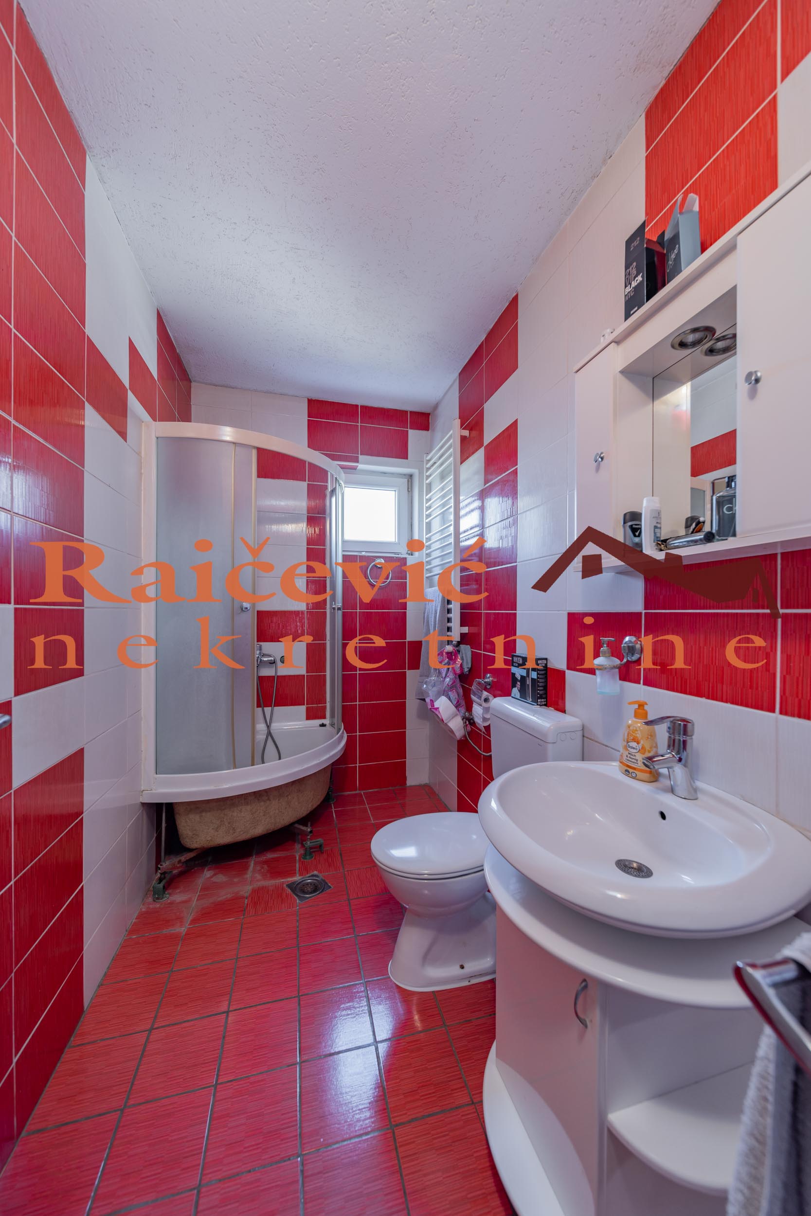 Kuća na prodaju, Resnik, Beograd, 260m², 191.000 €