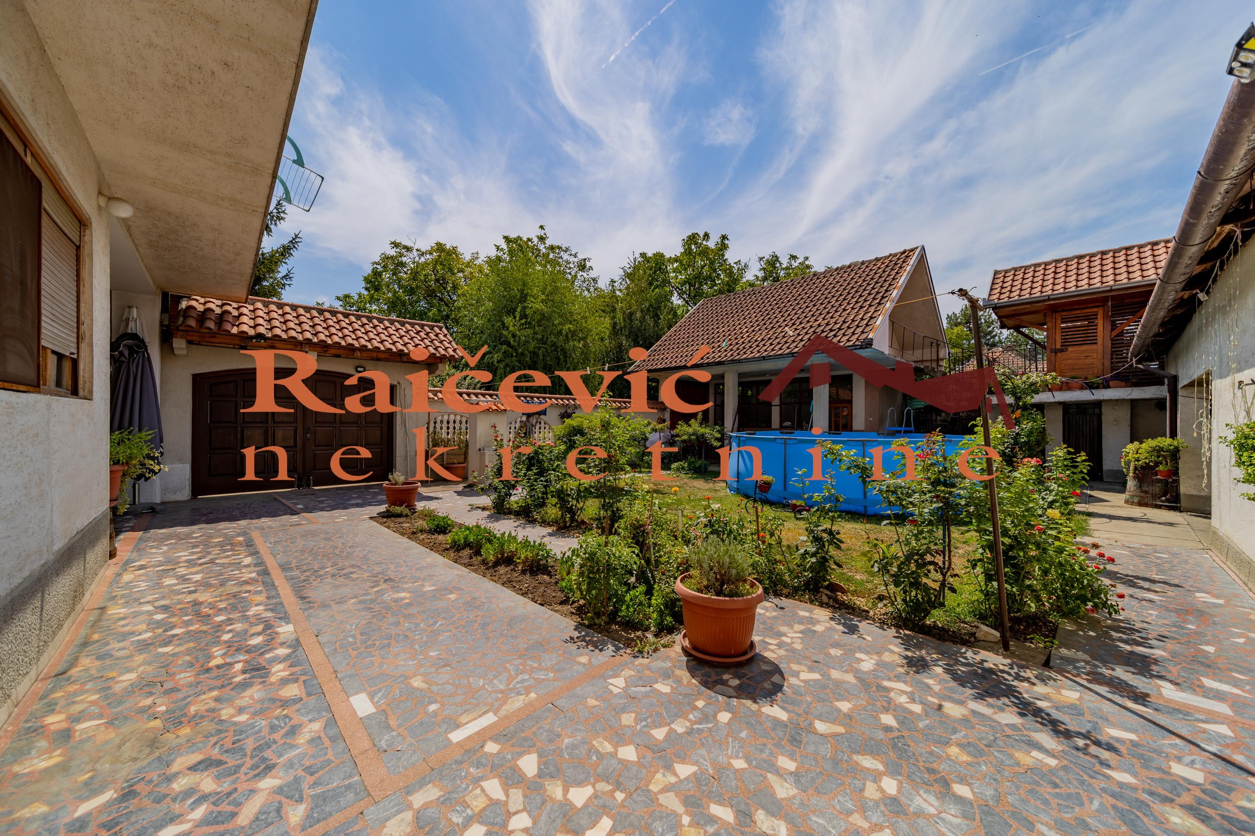 Kuća Prodaja Kuća Prodaja 484 m2