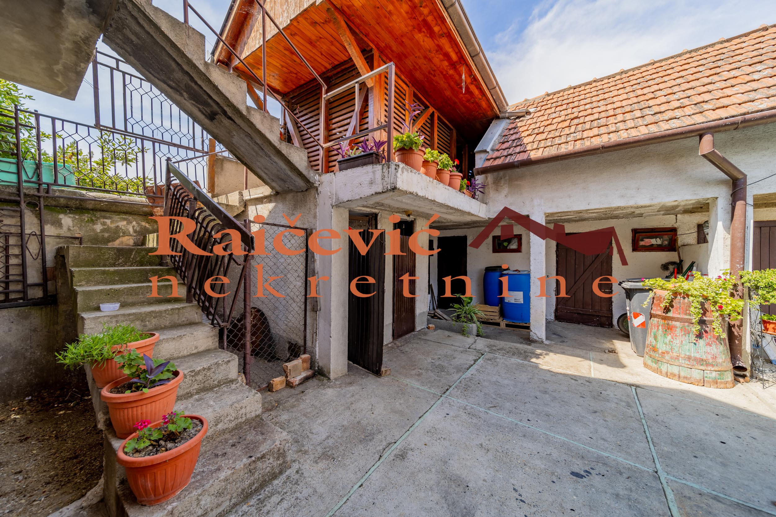 Kuća Prodaja Kuća Prodaja 484 m2