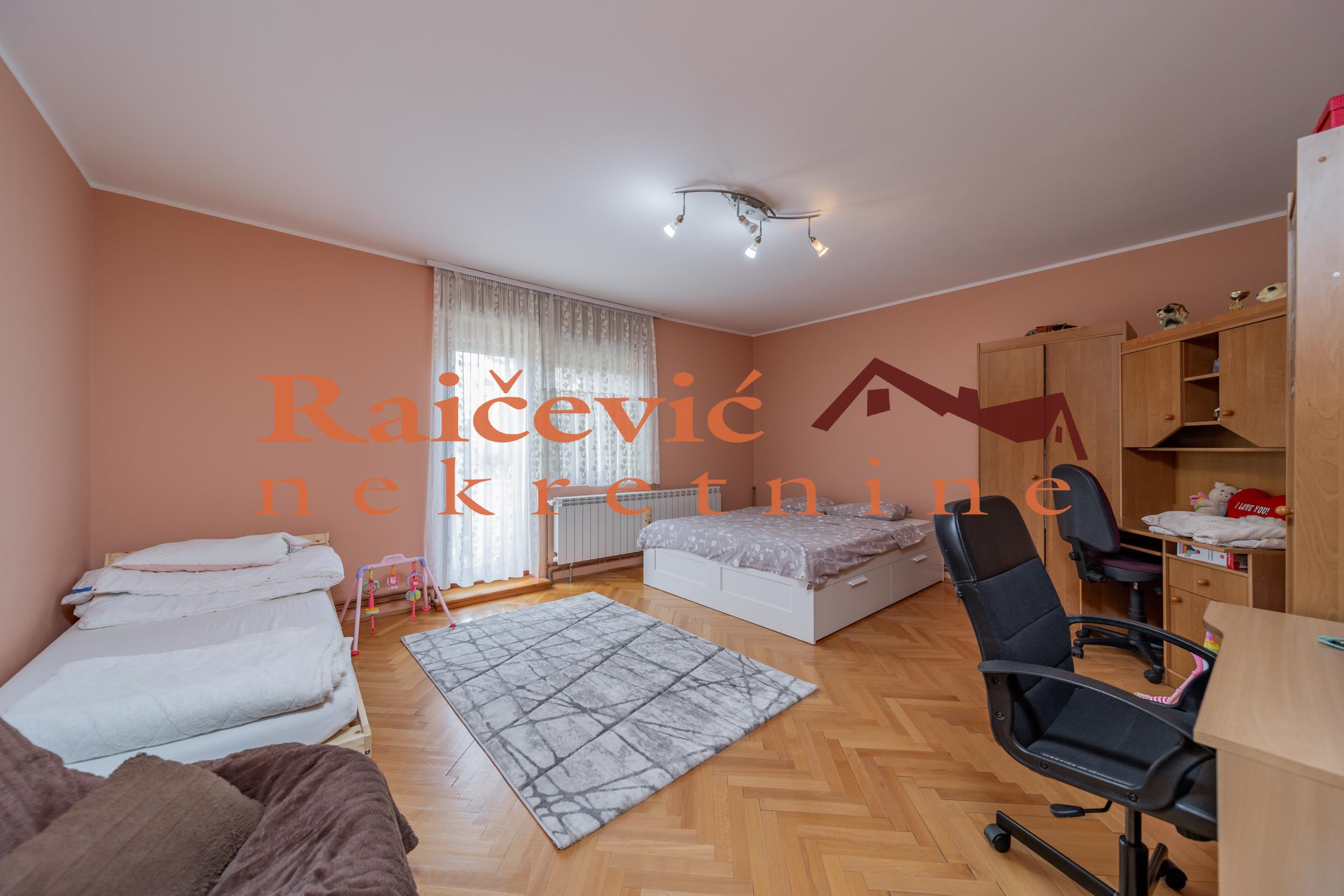 152454 Kuća na prodaju, Starcevo, 484m², 299.000 €