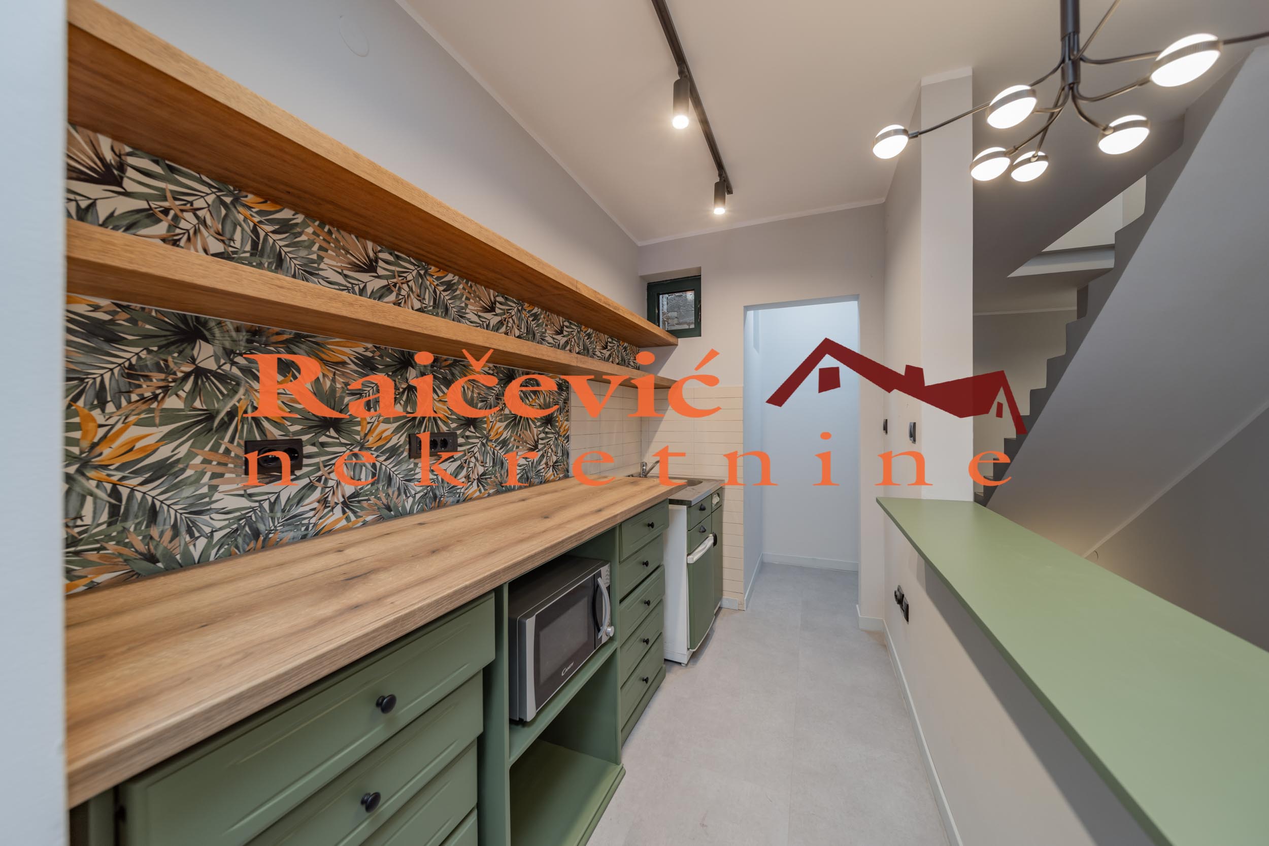 Lokal Izdavanje Beograd  152 m2