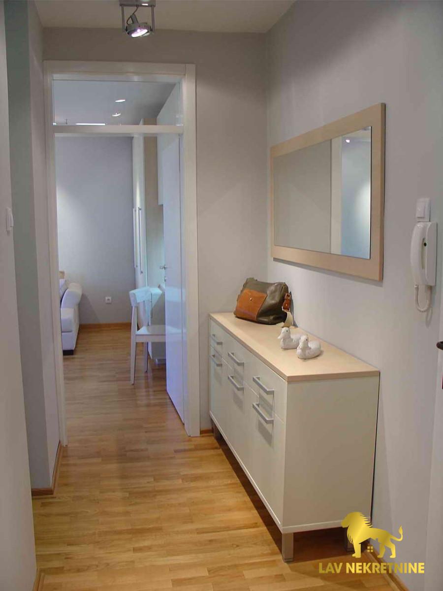 1708010851_7e2ff75a51a1 Jednosoban stan na prodaju, Centar, Novi Sad, 43m², 139.050 €