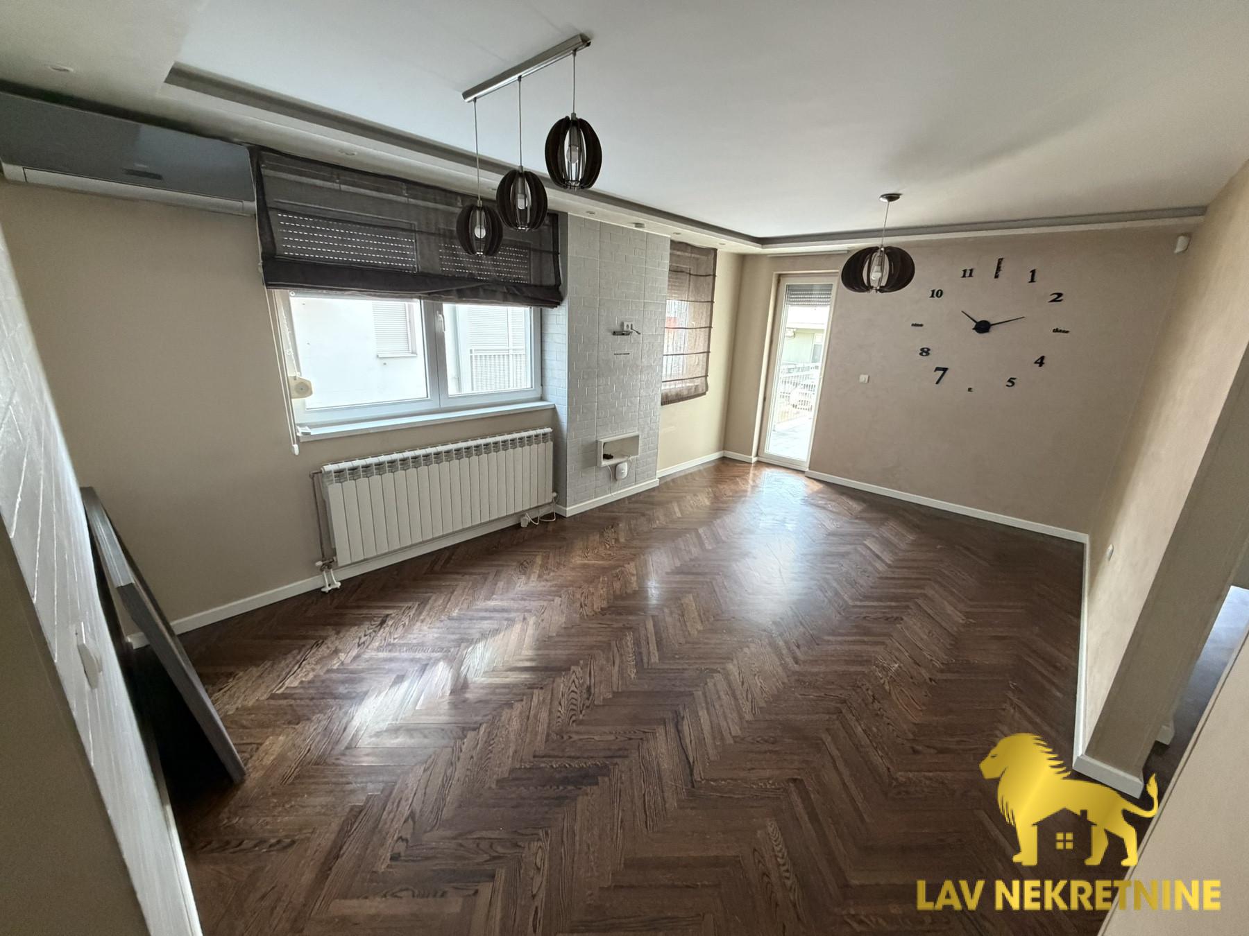 1777483270_2a68993c4b57 Četvorosoban stan na prodaju, Centar, Inđija, 94m², 154.500 €