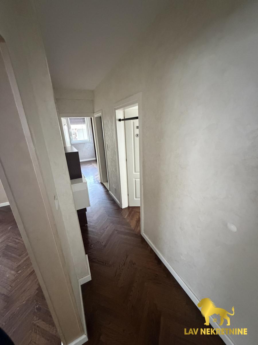 1777483270_98ba102dfd0b Četvorosoban stan na prodaju, Centar, Inđija, 94m², 154.500 €
