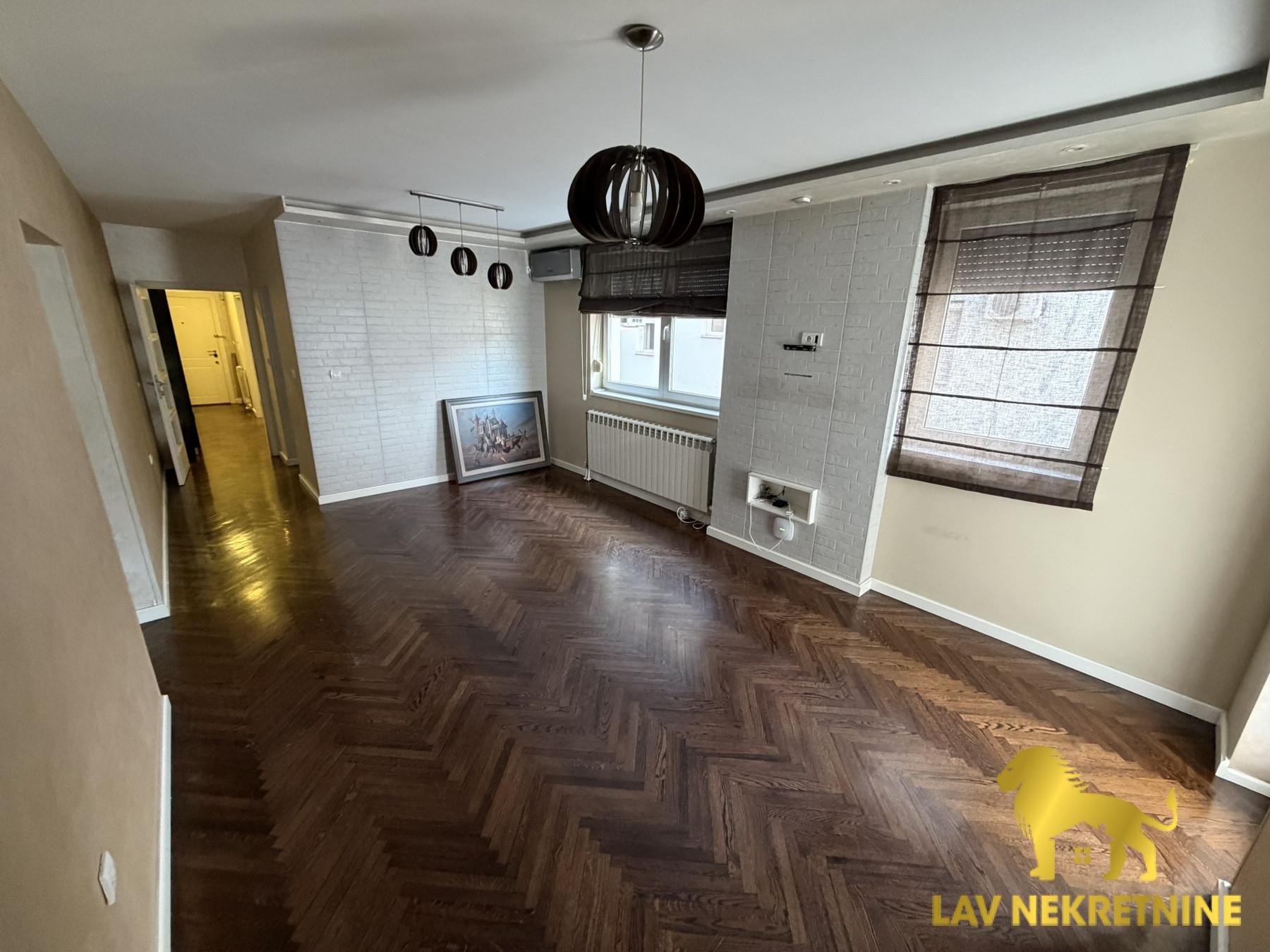 1777483273_0309fb8f55b2 Četvorosoban stan na prodaju, Centar, Inđija, 94m², 154.500 €