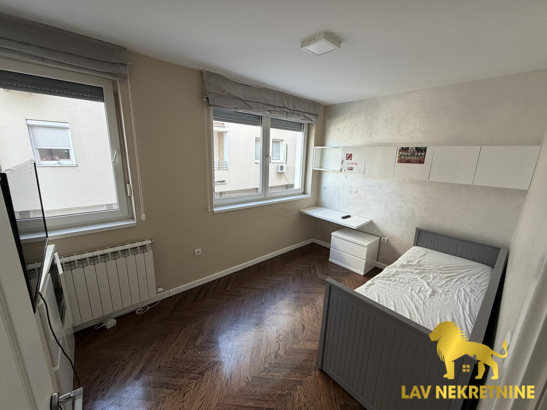 1777483273_b77ded396690 Četvorosoban stan na prodaju, Centar, Inđija, 94m², 154.500 €