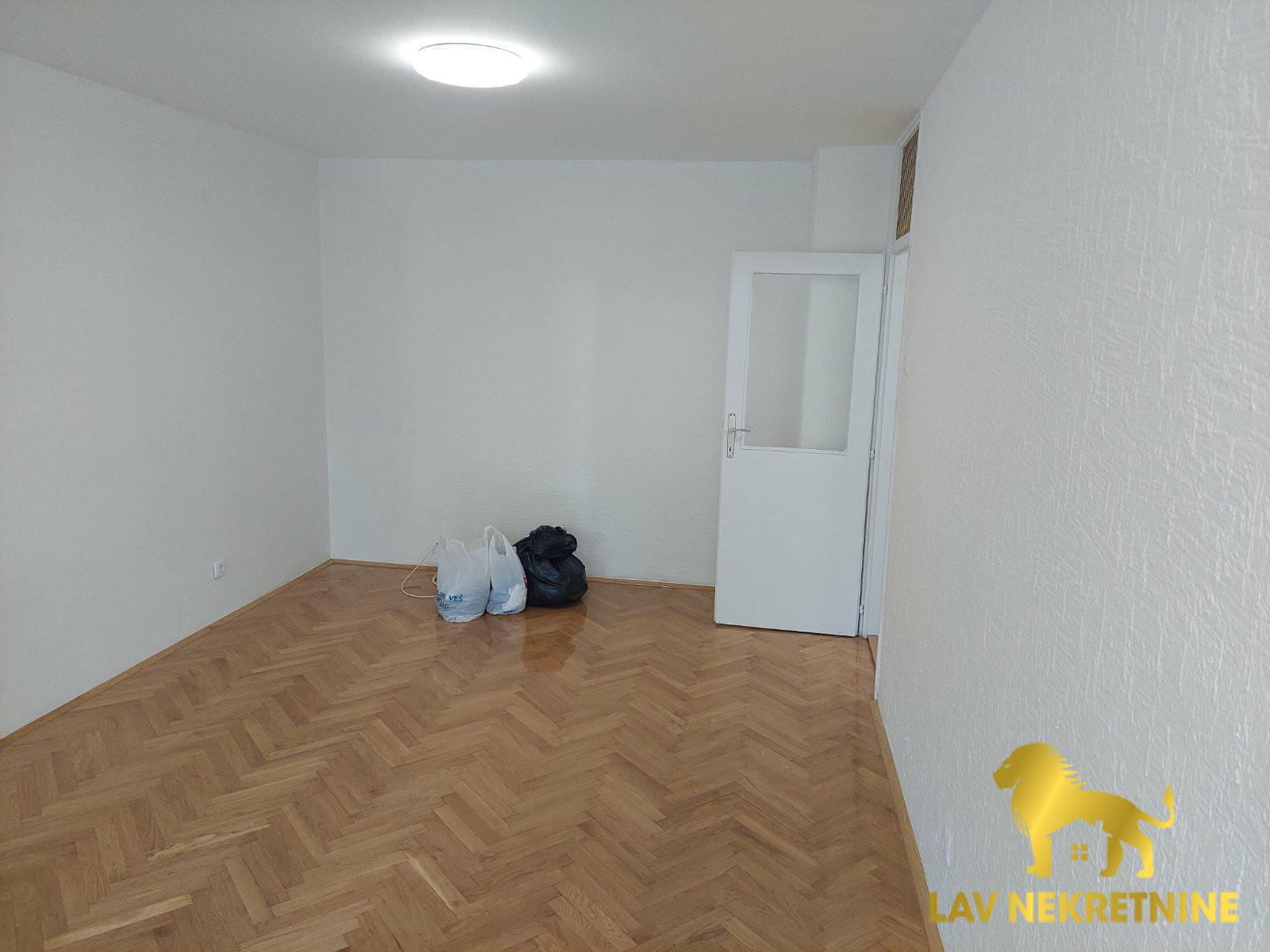 Stan Prodaja Novi Sad Železnička Stanica 33 m2