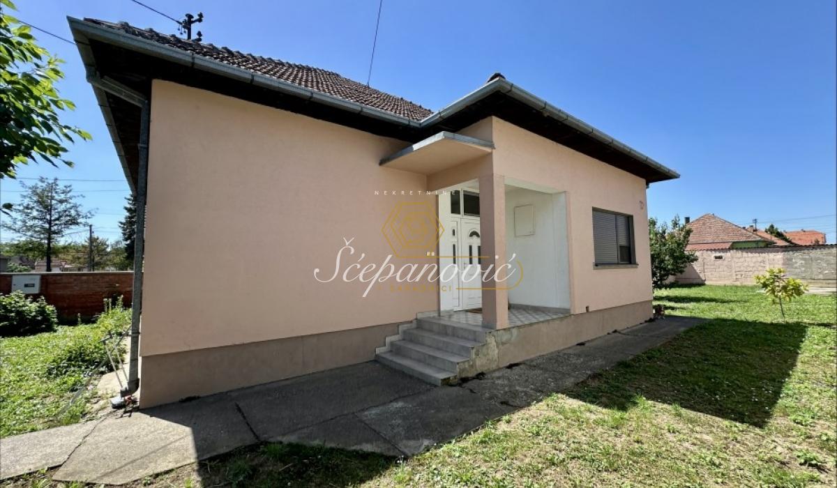 Kuća Prodaja Sremska Mitrovica  135 m2