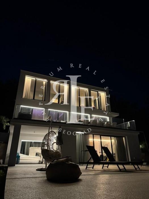 Kuća Prodaja Beograd Kuća Prodaja Beograd Ralja 270 m2