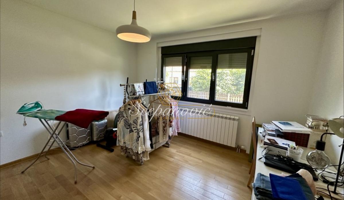 Kuća na prodaju, Blok B, Sremska Mitrovica, 135m², 170.000 €